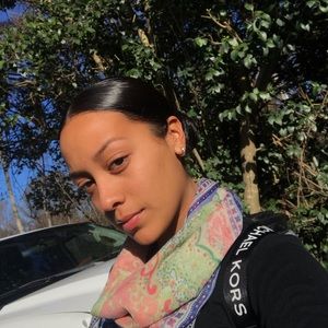 Meet your Posher, Paola